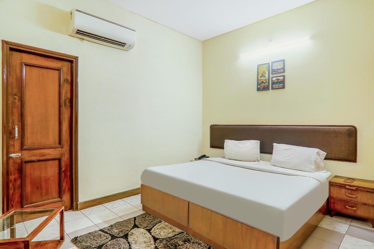 Hotel Executive Hasanganj Екстер'єр фото
