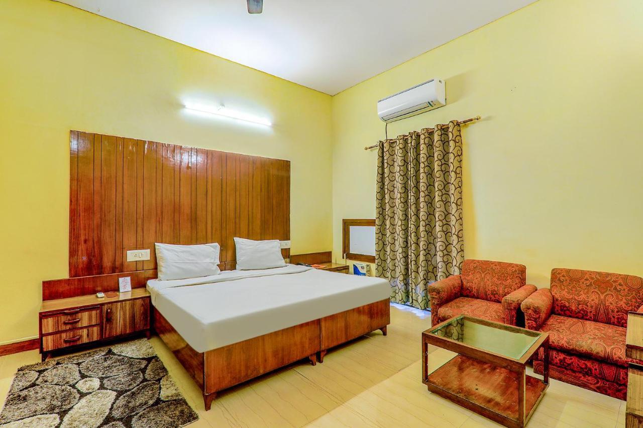 Hotel Executive Hasanganj Екстер'єр фото