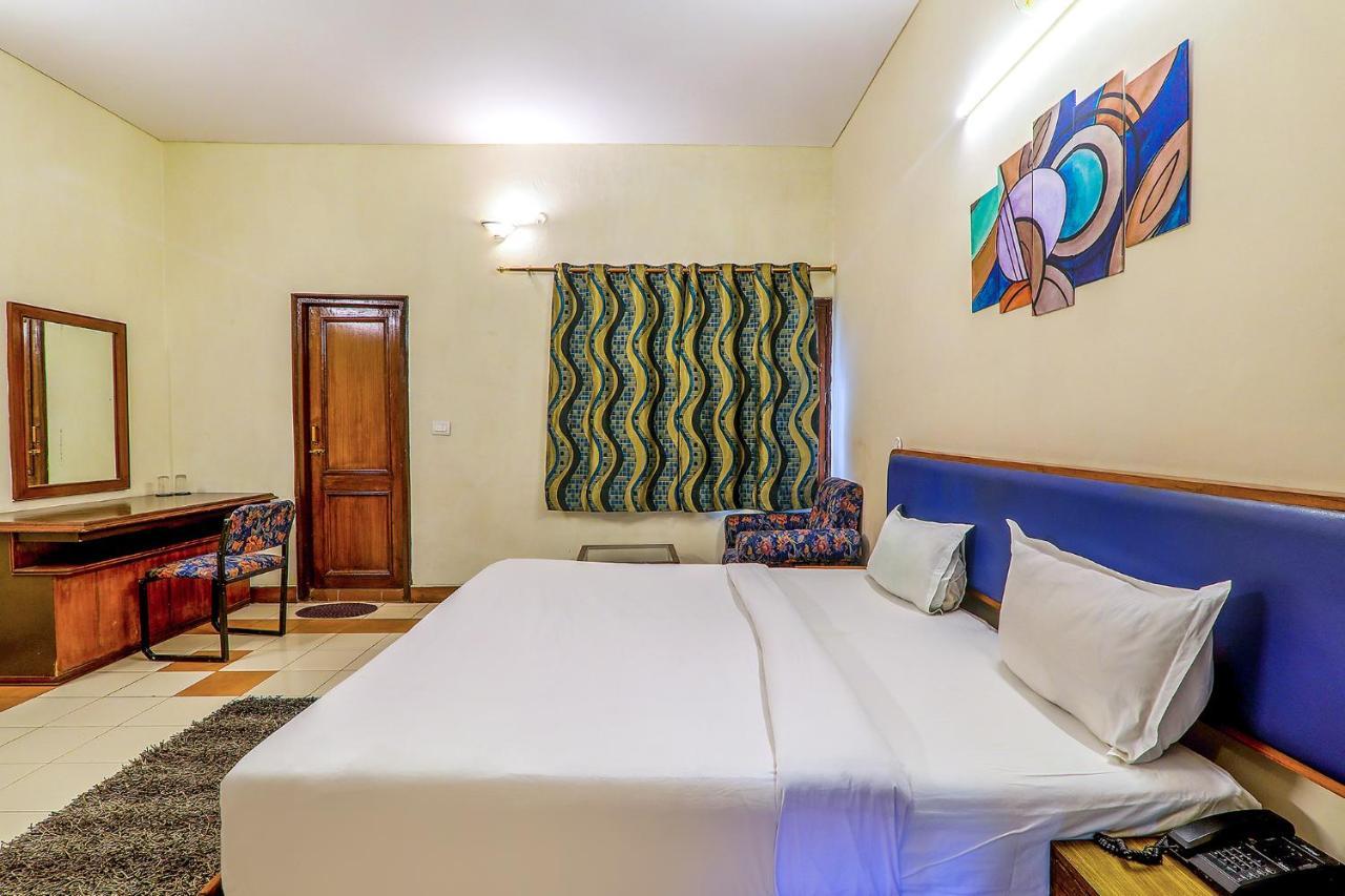 Hotel Executive Hasanganj Екстер'єр фото