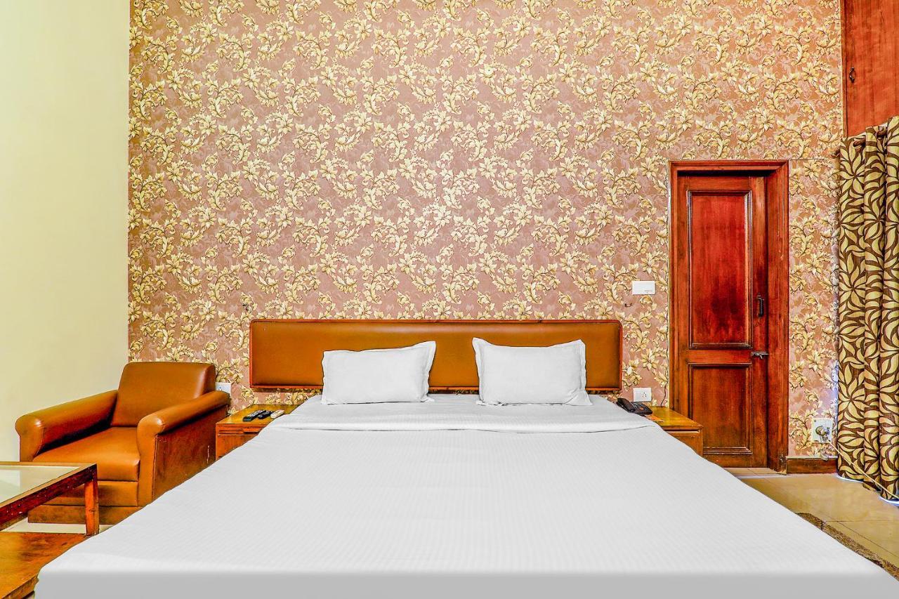 Hotel Executive Hasanganj Екстер'єр фото
