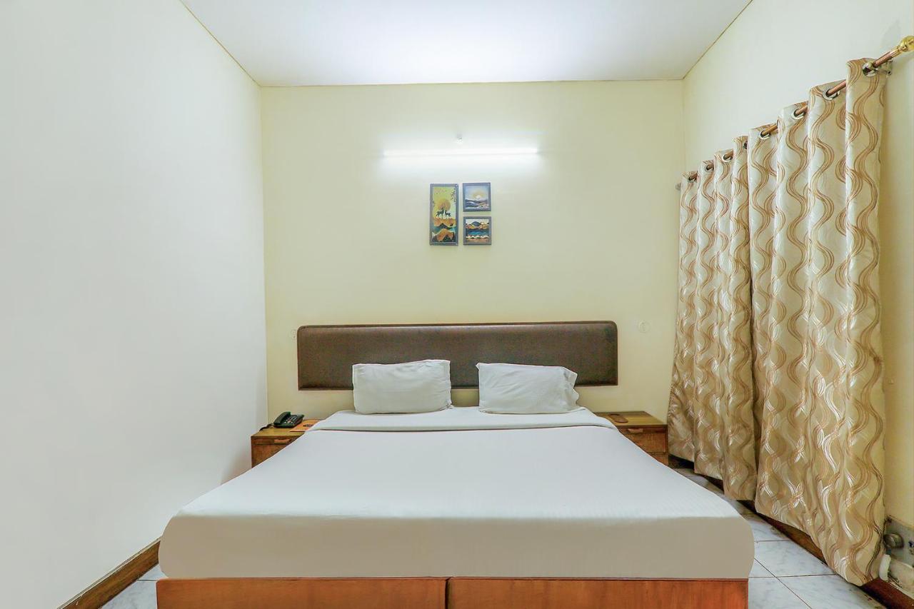 Hotel Executive Hasanganj Екстер'єр фото